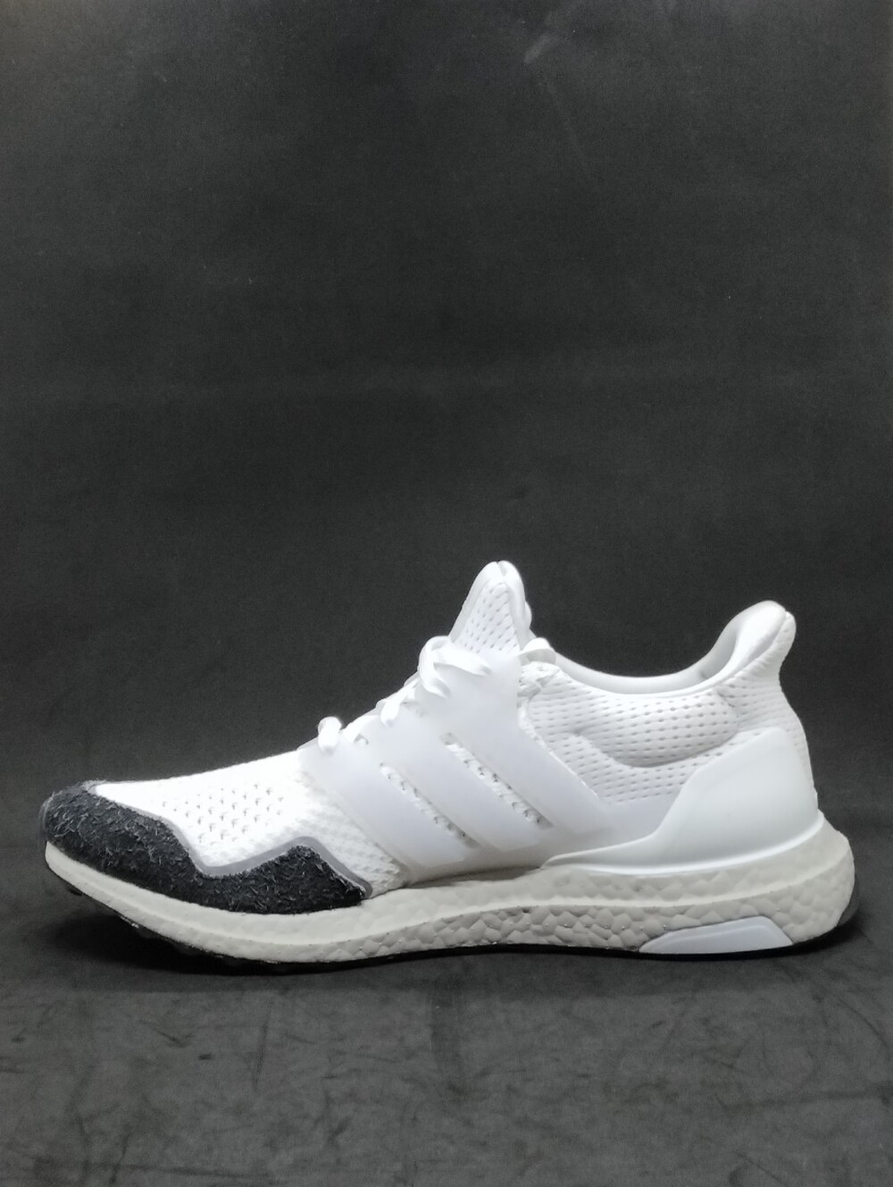 Adidas Ultraboost 1.0 'Black Toe' Unisex Running Sneaker Mens Size 9.5 US White - Picture 5 of 10